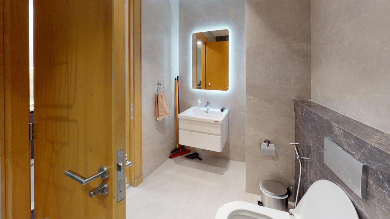 Al Fares Luxury Furnished Apartment-Damac Tower Esterno foto