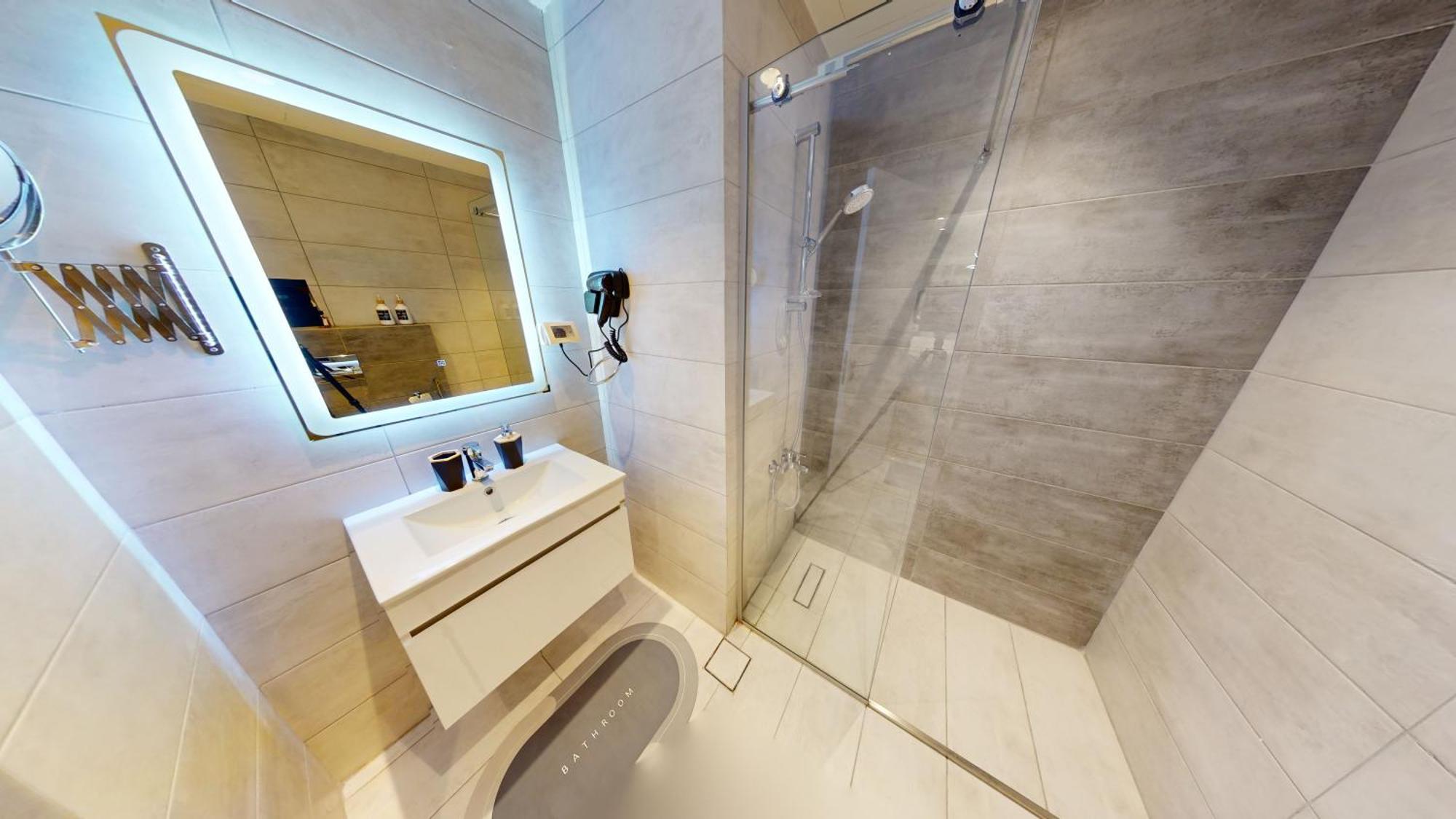 Al Fares Luxury Furnished Apartment-Damac Tower Esterno foto