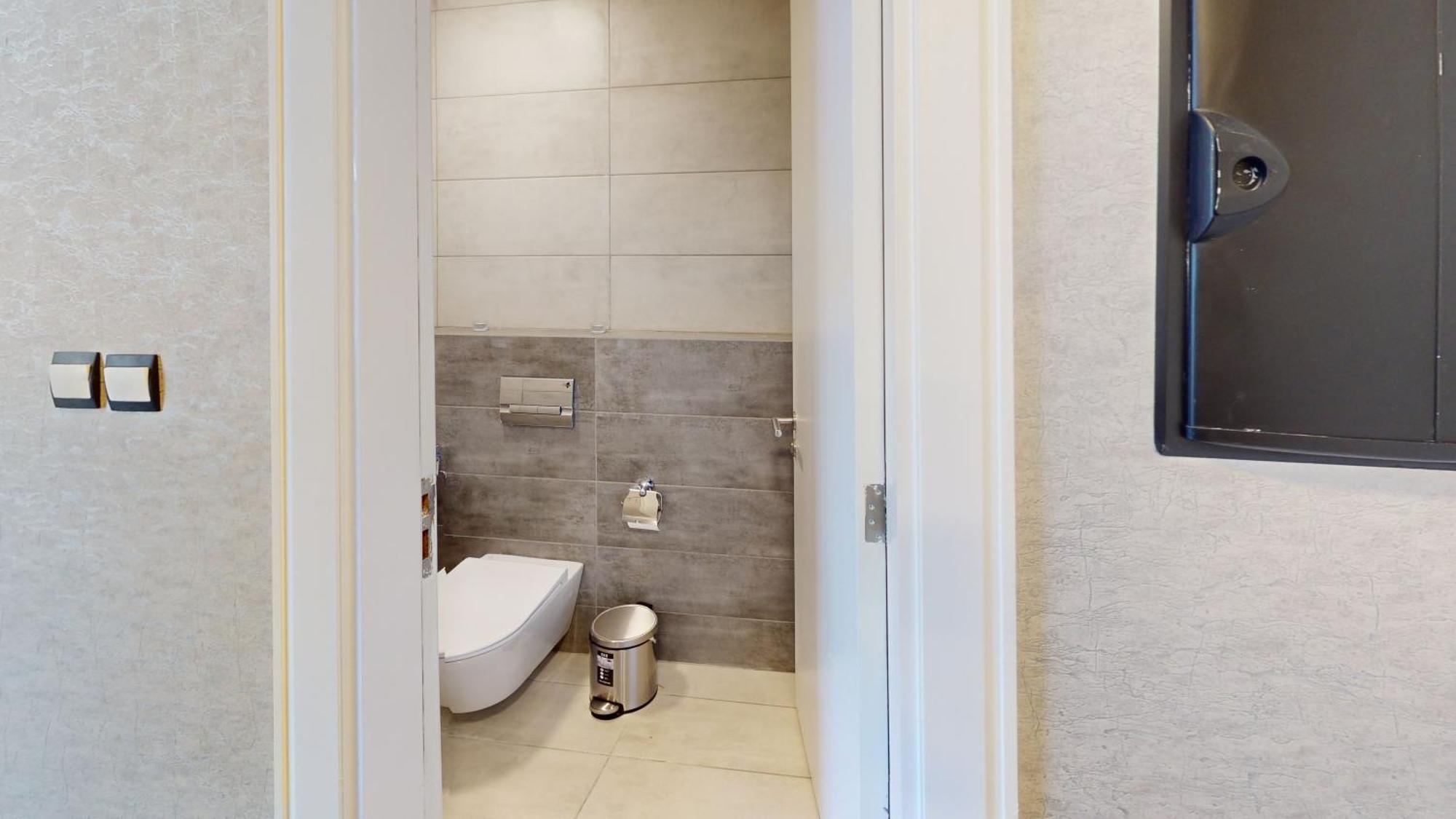 Al Fares Luxury Furnished Apartment-Damac Tower Esterno foto