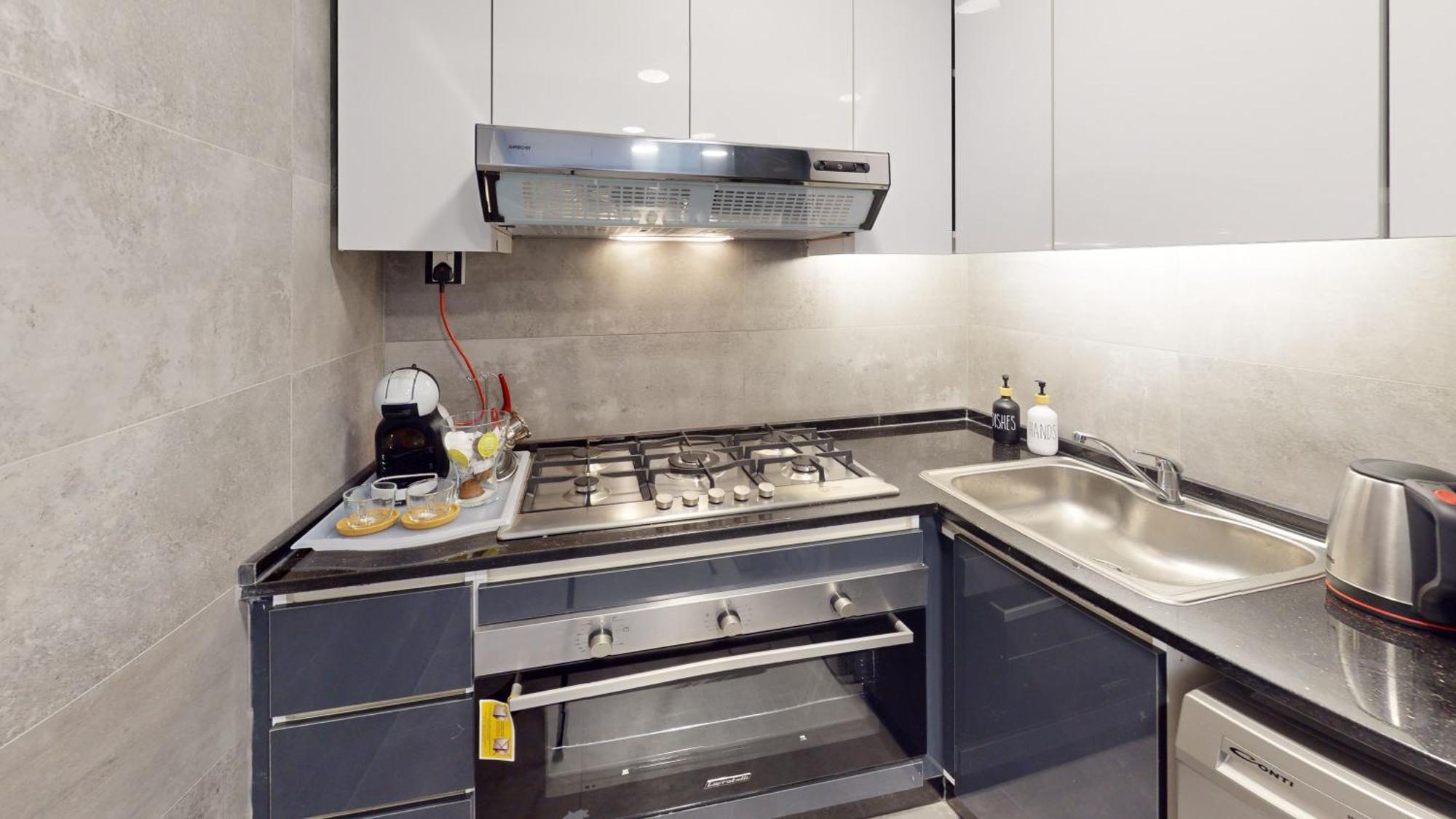 Al Fares Luxury Furnished Apartment-Damac Tower Esterno foto